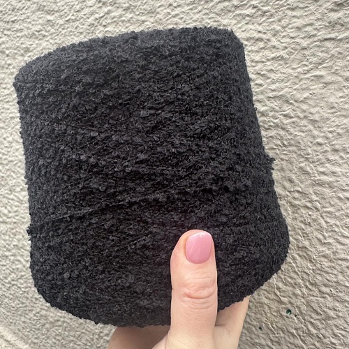 Пряжа в бобинах Boucle 3100 черный, цена за 10гр