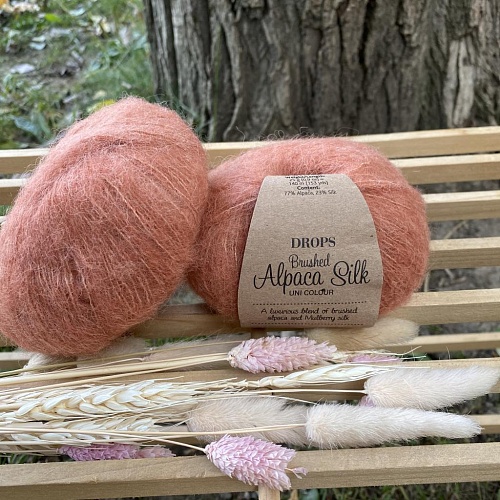 Пряжа Brushed Alpaca Silk 22