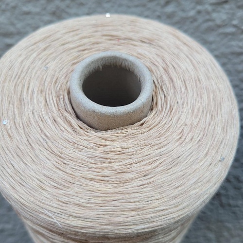 Пряжа в бобинах Lino 4200 с пайетками дюна. Цена за 10гр