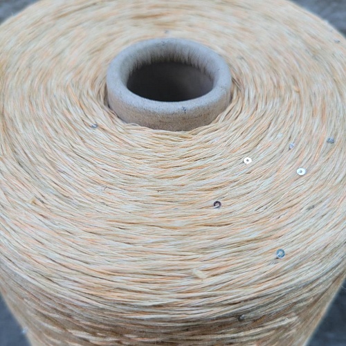 Пряжа в бобинах Lino 4000 с пайетками соломка. Цена за 10гр