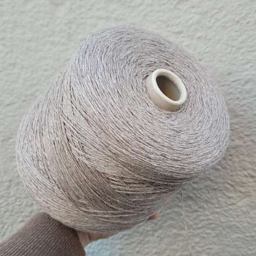 Пряжа в бобинах Divino (кашемир+шелк), бежевый Цена за 10 гр