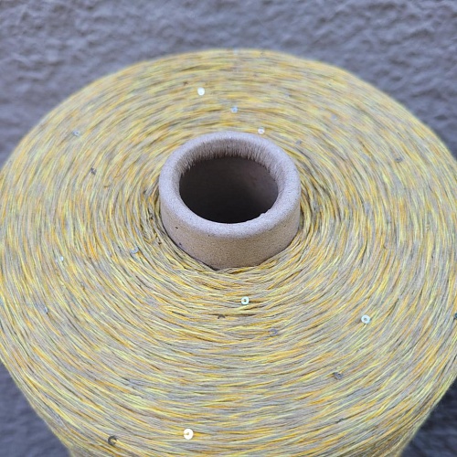 Пряжа в бобинах Lino 4400 с пайетками олива. Цена за 10гр