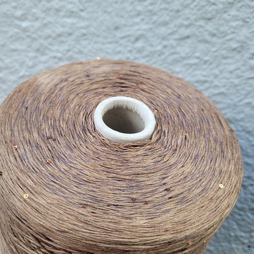 Пряжа в бобинах Lino 4400 с пайетками табак. Цена за 10гр